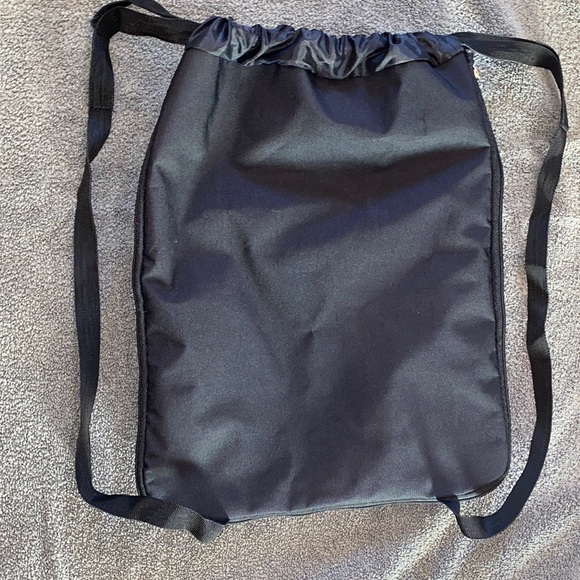 Vintage Nike drawstring backpack from the mid to late 90s But like new condition - Picture 2 of 12